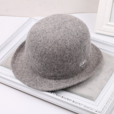 Ежедневна стилна дамска шапка в пет цвята