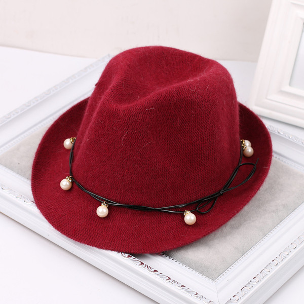 Καπέλο γυναικών σε πέντε χρώματα με διακόσμηση με χάντρες