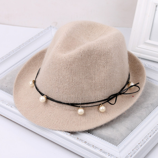 Καπέλο γυναικών σε πέντε χρώματα με διακόσμηση με χάντρες