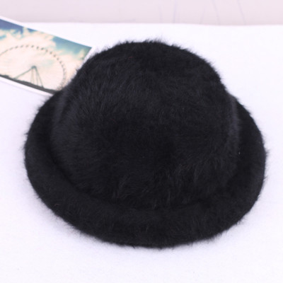 Стилна пухена дамска шапка в много цветове