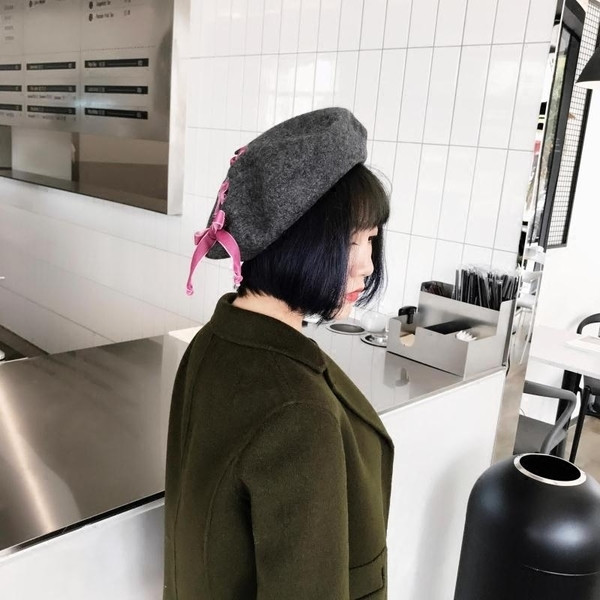 Дамска стилна барета с връзки в пет цвята