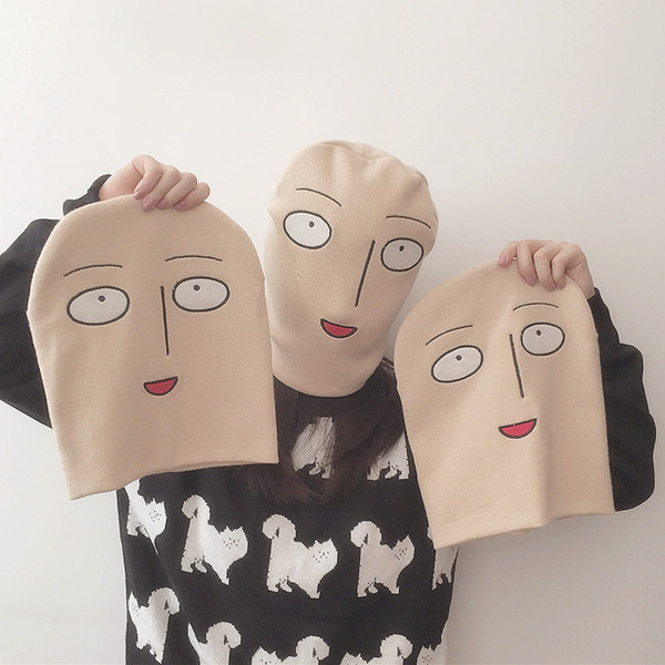 Интересна шапка - унисекс, с апликация