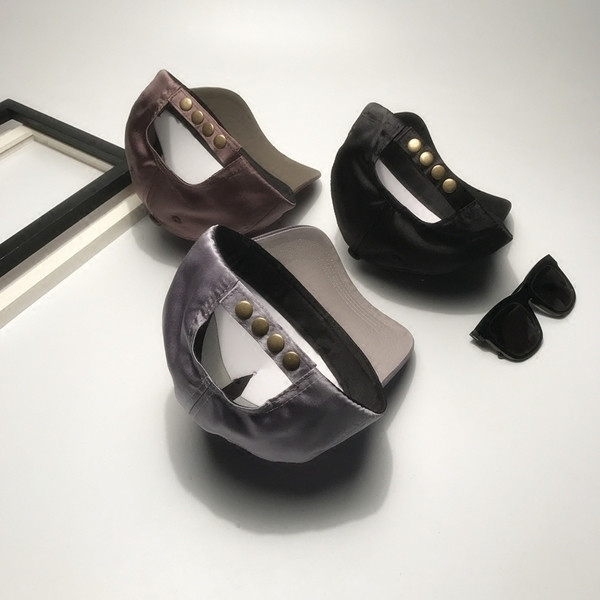 Γυναικείο σατέν καπέλο με τρίχρωμο γείσο