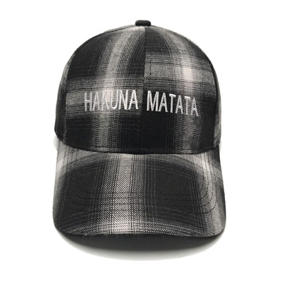 Καπέλο γυναικείο με καπάκι και επιγραφή