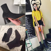 Γυναικείες μπότες με χοντρό τακούνι σε μαύρο χρώμα