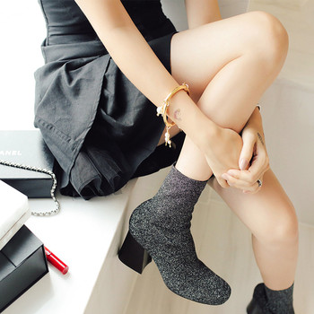 Γυναικείες μπότες με χοντρό τακούνι σε μαύρο χρώμα