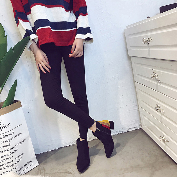 Κομψές, γυναικείες  eco suede  μπότες με χρωματική επίδραση