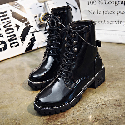 Τρέχουσες κυρίες μπότες κυρίες κυρίες με σκληρές και ανθεκτικές σόλες σε μαύρο χρώμα