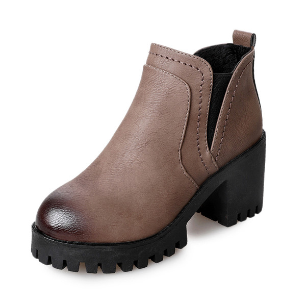 Περιστασιακές γυναικείες ζεστές μπότες, στρογγυλεμένες με αποτέλεσμα υπερχείλισης με ανθεκτική και σκληρή σόλα σε δύο χρώματα