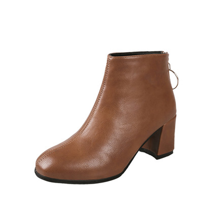 Αθλητικές-κομψές κυρίες μπότες, στρογγυλεμένες σε δύο διαφορετικά χρώματα