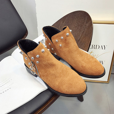 Спортно-елегантни дамски боти от еко велур с декоративни нитове в два цвята