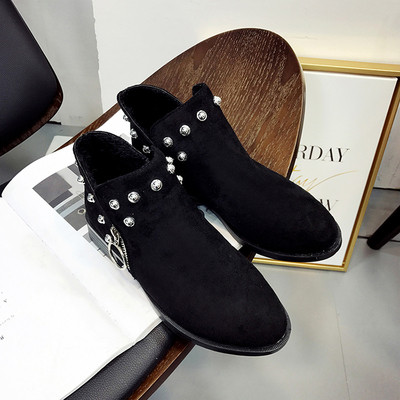 Спортно-елегантни дамски боти от еко велур с декоративни нитове в два цвята