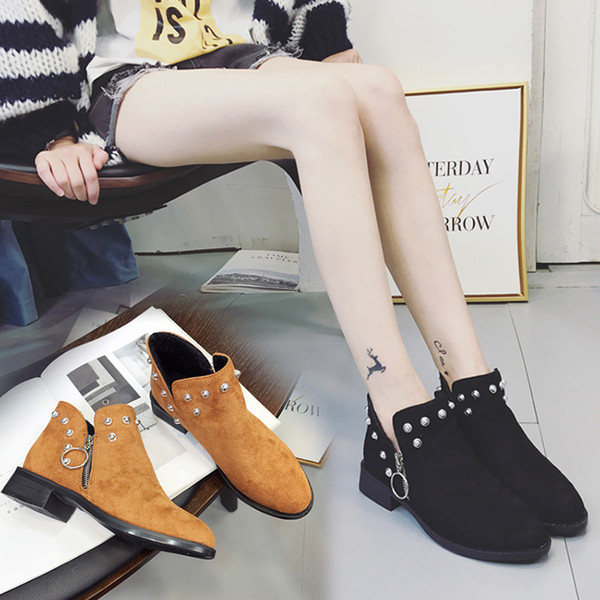 Спортно-елегантни дамски боти от еко велур с декоративни нитове в два цвята