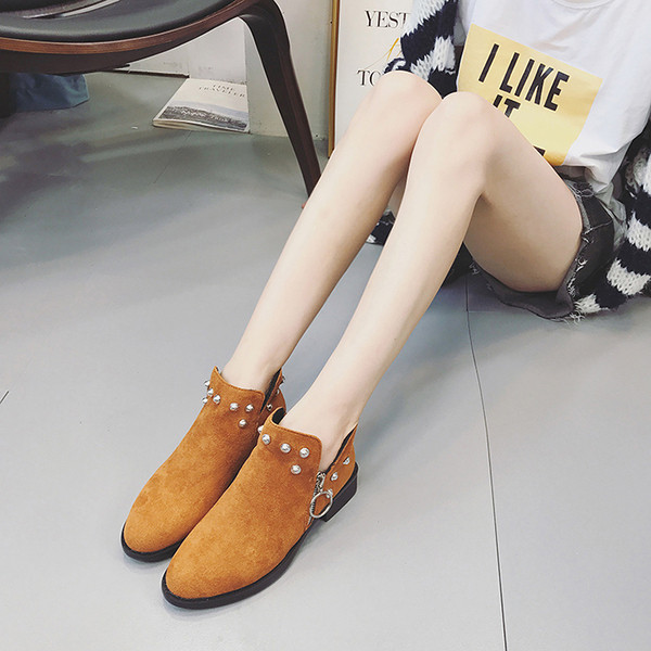 Спортно-елегантни дамски боти от еко велур с декоративни нитове в два цвята