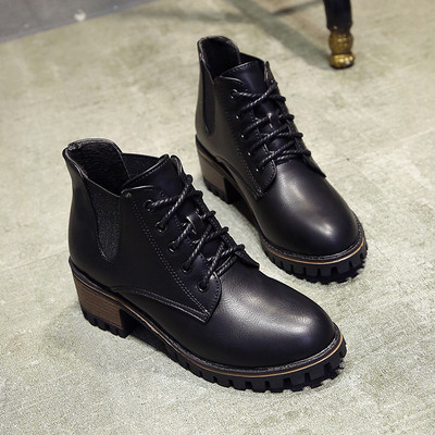 Σπορ-κομψές κυρίες μπότες με σκληρή ανθεκτική σόλα σε γκρι και μαύρο χρώμα