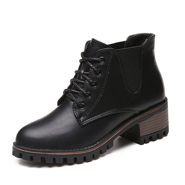 Σπορ-κομψές κυρίες μπότες με σκληρή ανθεκτική σόλα σε γκρι και μαύρο χρώμα