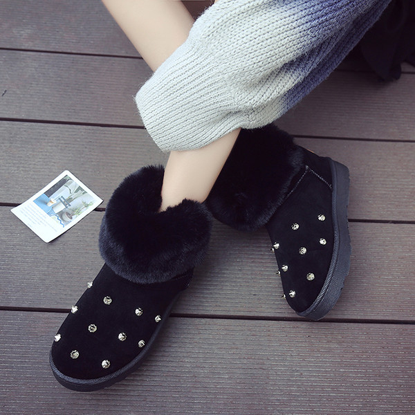 Casual, ζεστές γυναικείες μπότες με επίπεδη σόλα, κάτω και διακοσμητικά πριτσίνια σε τρία χρώματα