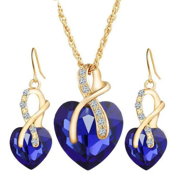 Уникално дамско бижу съчетание от красива висулка и обици