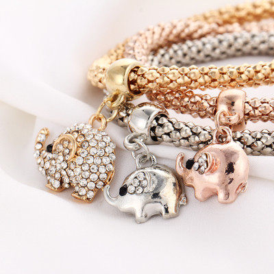 Κυρίες κομψά βραχιόλια με κρεμαστά στολίδια, διάφορα μοντέλα