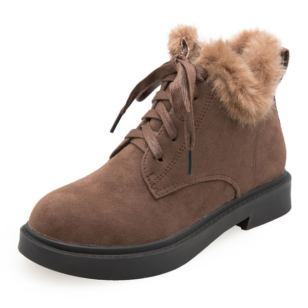Спортно ежедневни дамски боти с пух и равна подметка с нисък ток в два цвята 