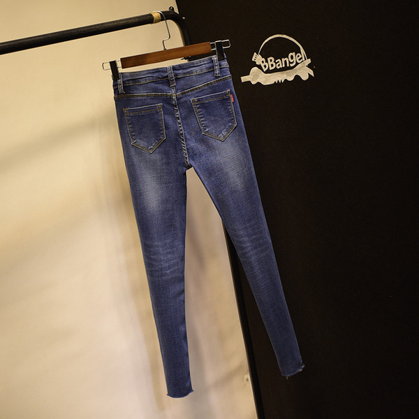 Спортно-елегантни дамски дънки slim  на кръпки в два цвята