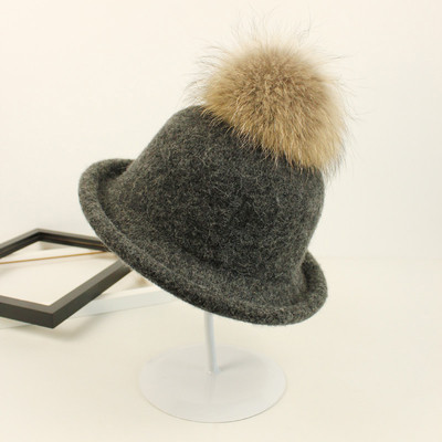 Κυρίες κομψό καπέλο σε διάφορα χρώματα με χνούδι