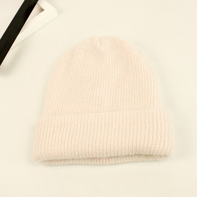 Απλό πλεκτό χειμωνιάτικο καπέλο σε πέντε χρώματα