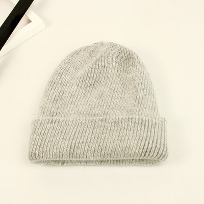 Απλό πλεκτό χειμωνιάτικο καπέλο σε πέντε χρώματα