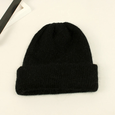 Απλό πλεκτό χειμωνιάτικο καπέλο σε πέντε χρώματα