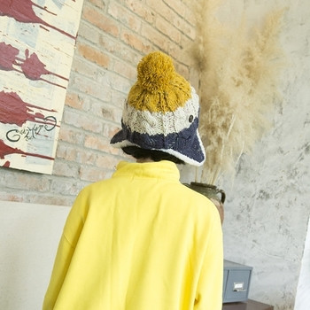 Плетена ватирана дамска шапка 