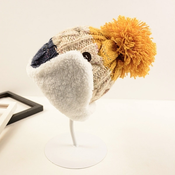 Плетена ватирана дамска шапка 