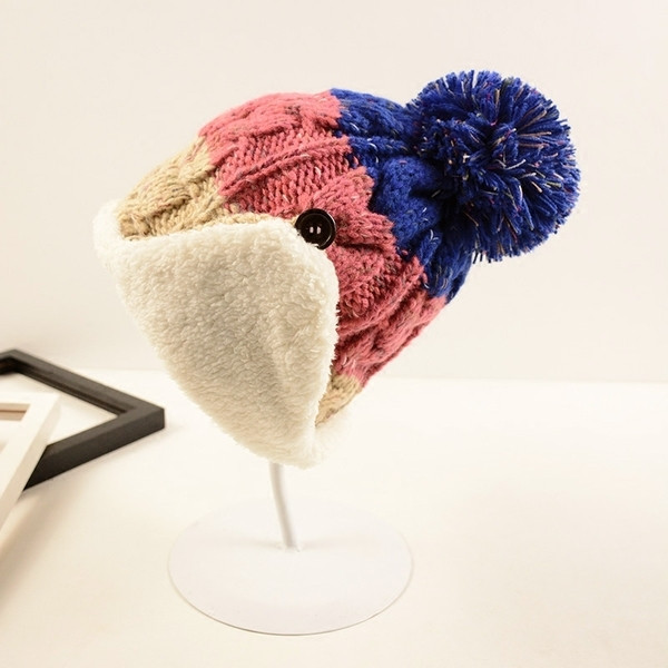 Плетена ватирана дамска шапка 