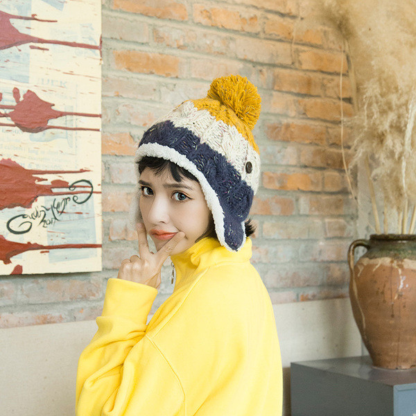 Плетена ватирана дамска шапка 