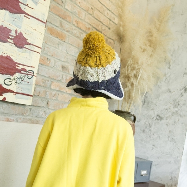 Плетена ватирана дамска шапка 