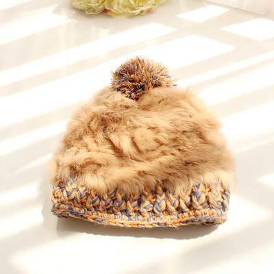 Κομψό καπέλο σε τρία χρώματα