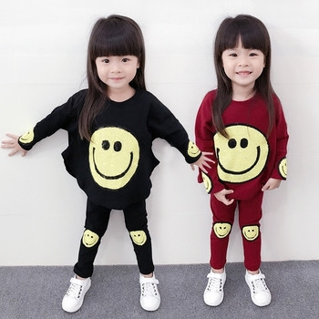 Παιδικό σετ δύο κομματιών για κορίτσια-σφήνα + μπλούζα σε σχήμα freestyle με διασκεδαστικό emoticon σε τρία χρώματα