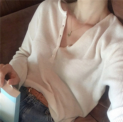 Απλή και casual γυναικεία μπλούζα με κολάρο σε σχήμα V σε τρία χρώματα