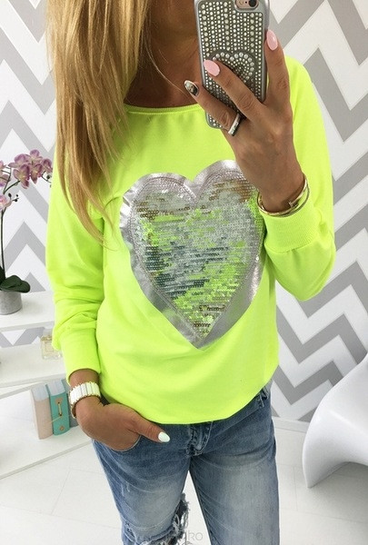 Ежедневна дамска блуза с О-образна яка, и пайети в апликация сърце в три цвята