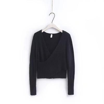 Скъсена дамска блуза слим с дълбоко V-образно деколте в три цвята