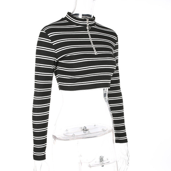 Κοντομάνικη μπλούζα με κορδόνι σε μαύρο χρώμα