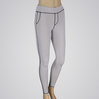 Καθαρίστε την αθλητική σφήνα της κυρίας σε διάφορα χρώματα