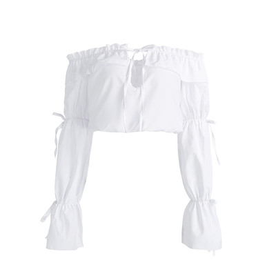 Μπλούζα με κοντό μανίκι σε ένα ευρύ σχέδιο με πεσμένους ώμους σε λευκό