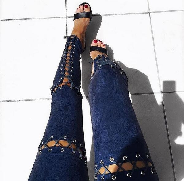 ΝΕΑ Πραγματικά μοντέρνα τζιν παντελόνια με συνδέσμους σε διαφορετικά χρώματα