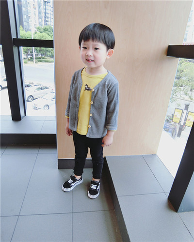 Παιδικό φανελάκι unisex φθινόπωρο-χειμώνα με κολάρο σε σχήμα O και κουμπιά σε τρία χρώματα