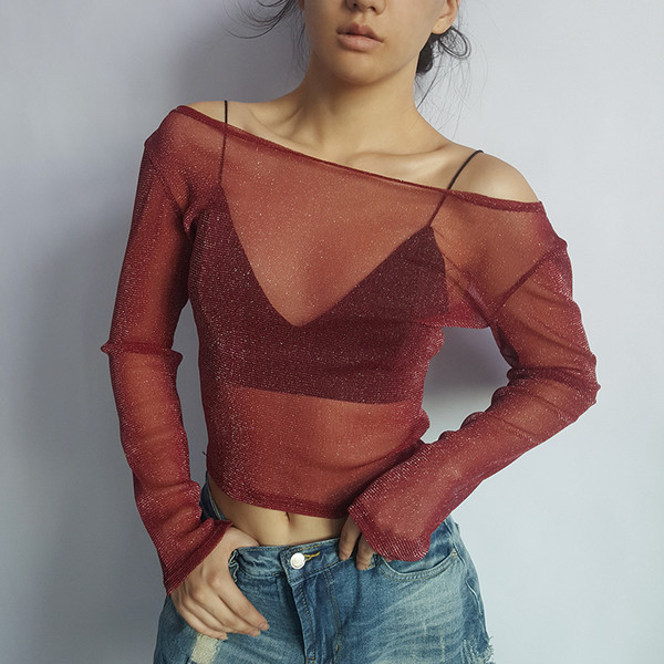 Прозрачна лъскава дамска блуза с паднали рамене