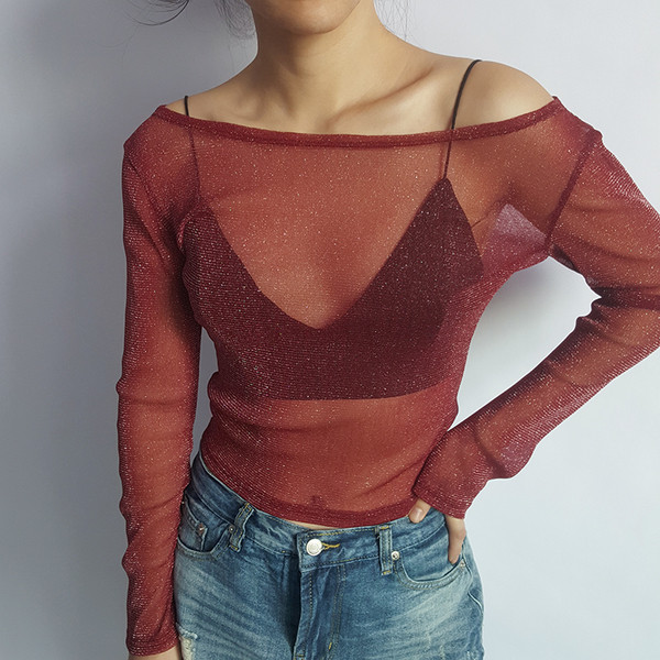 Прозрачна лъскава дамска блуза с паднали рамене
