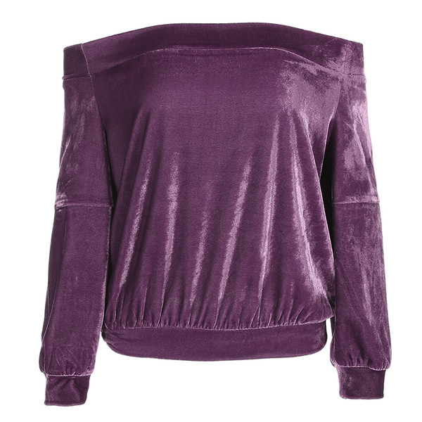 Βελούδινη βελούδο κυρία σε ευρύ μοτίβο με πεσμένους ώμους