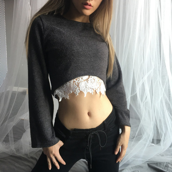 Σύντομο πουλόβερ κυρίες με λαιμόκοψη και δαντέλα