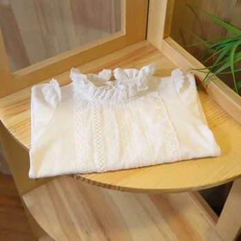 Модерна детска блуза за момичета с къдрава яка в бял цвят