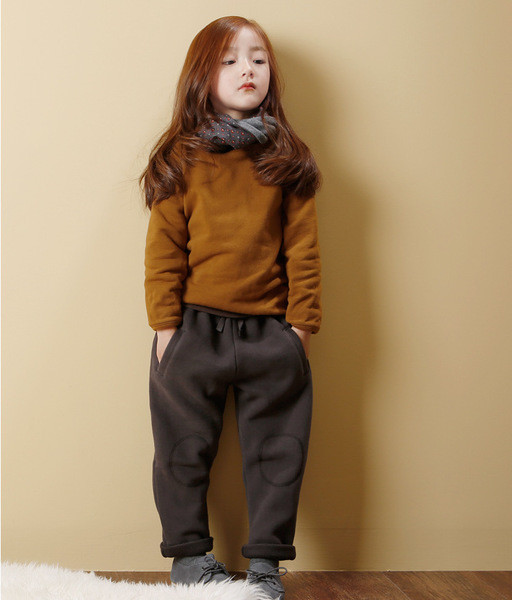 Αθλητικά παιδικά μαλακά και ζεστά παντελόνια για κορίτσια με καφέ δεσμούς και τσέπες